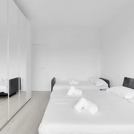 Metro M2 Famagosta-appartamento X5-self Check-in *