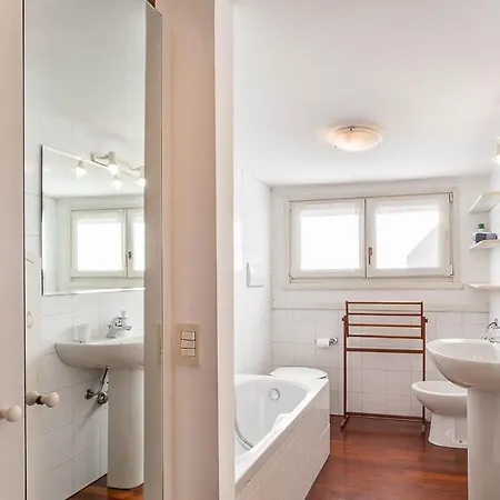 Appartamento Station 10 Min Private Terrace Skyview 6 Pax