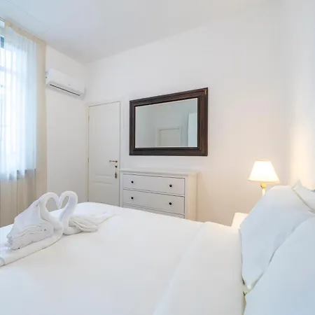 Duomo 15' - 5' From Station With Wifi And A-c Milão