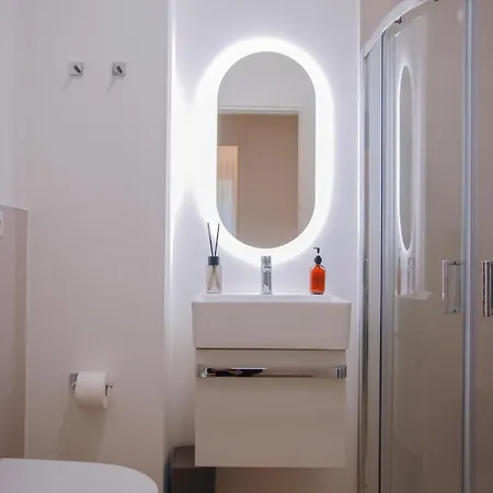 Apartment Duomo 10min Shopping&lusso Fast Wifi