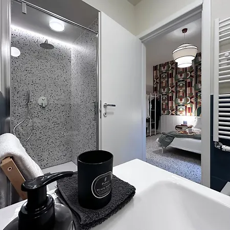 Appartement Vitrail - Metro M1 - Rembrandt 45 *