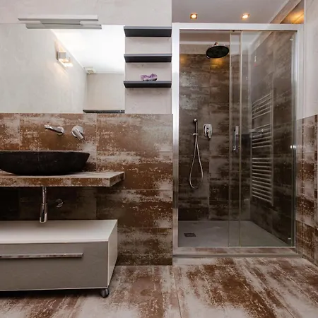 Luxury 3 Fiat, Ariberto Home, Tra Centro Storico Di E Navigli, Con Spaziosa Jacuzzi *