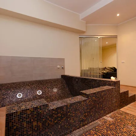 Luxury 3 Fiat, Ariberto Home, Tra Centro Storico Di E Navigli, Con Spaziosa Jacuzzi * Milan