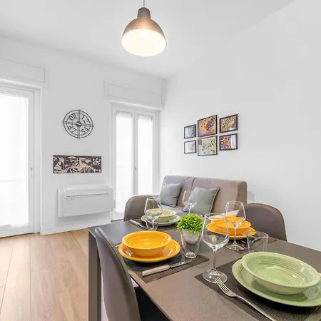 Bilocale Vicino Tram 2, Smart Tv E Internet Veloce * Milano