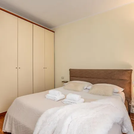 Lejlighed Flat In Center With Terrace, Near Garibaldi Fs Milano