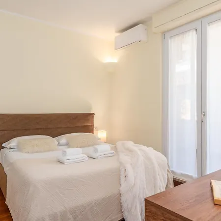 Flat In Center With Terrace, Near Garibaldi Fs *