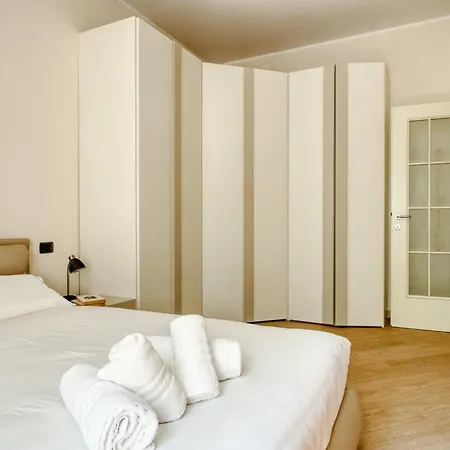 Easy Living Mediolan