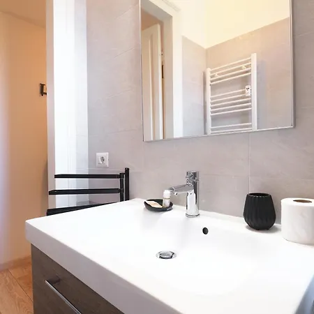 Mila Pinaroli * Milan