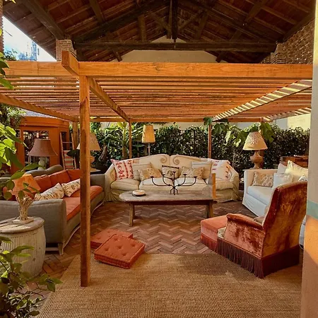 Con Giardino Privato E Sauna