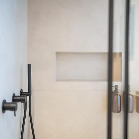 Lumen - Skyline View Attic *