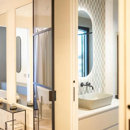 Lumen - Skyline View Attic *