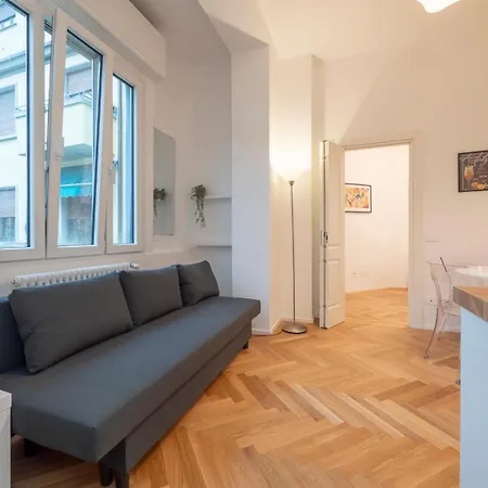 I-host - Da Cortona 9 * Milano