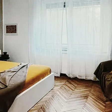 Apartment Arts At Duomo Milan