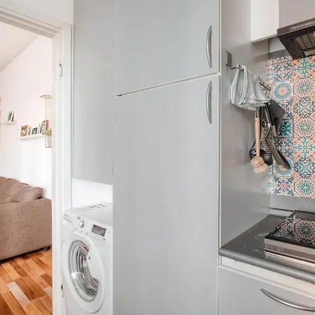 Deltico; 4 Guests In Washington Area