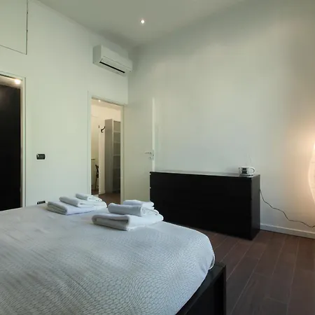 Economico E Strategico A Quattro Fermate Da Piazza Duomo Apartament