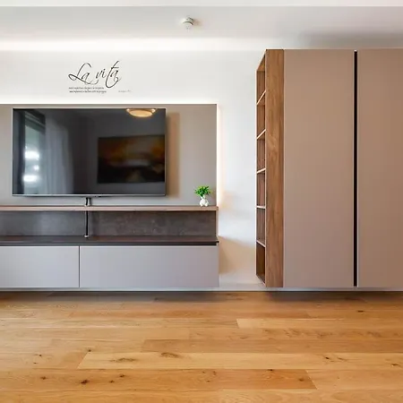 Free Parking Besta 10 Minutes Away Private Terrace And Garden View Daire