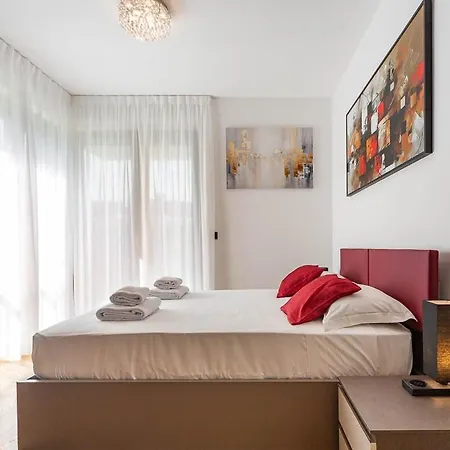 Free Parking Besta 10 Minutes Away Private Terrace And Garden View Daire Milano