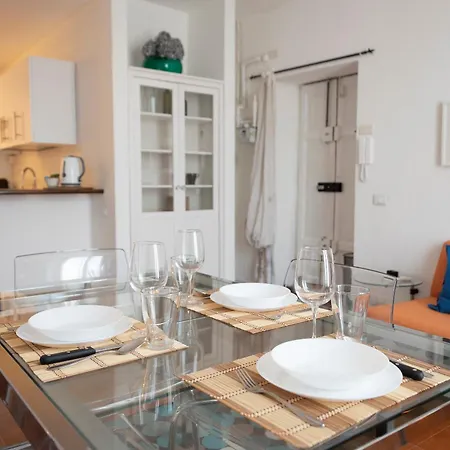 Bright Two-room Corso Genova Area *