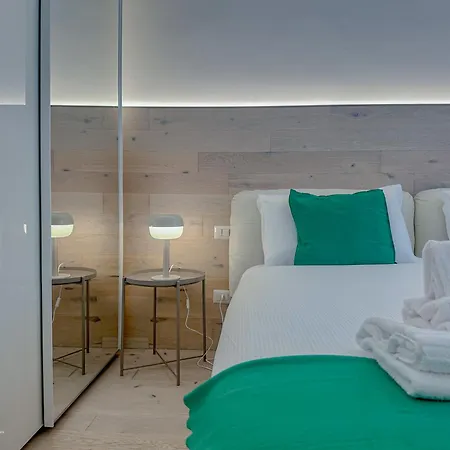 Santa Croce - 10 Mins From Duomo Apartment *