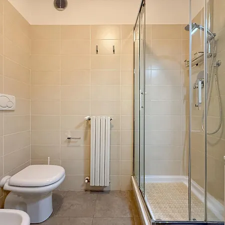 80m2, 7 Piano, Bilocale Con 2 Terrazze E 2 Bagni Lejlighed