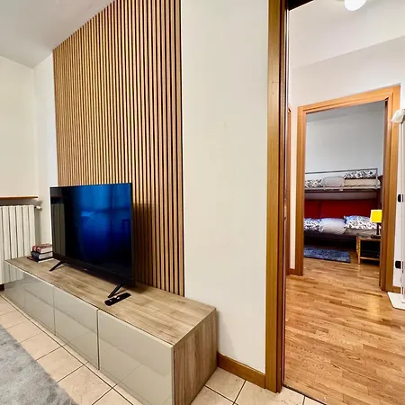 Spacious 2-bedroom With Large Terrace Lejlighed