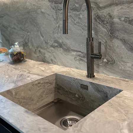 White House Con Posti Auto דירה *