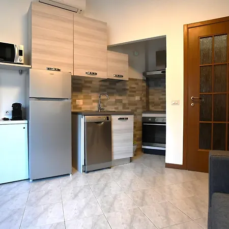 Apartment Casa Di Cesare - Monolocale Silenzioso A 15min Duomo E 5' Mm3 Mailand