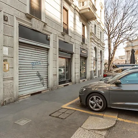 Youhosty - Arco Della Pace *