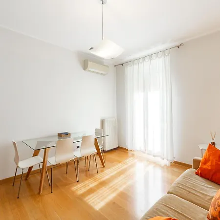 Youhosty - Arco Della Pace *