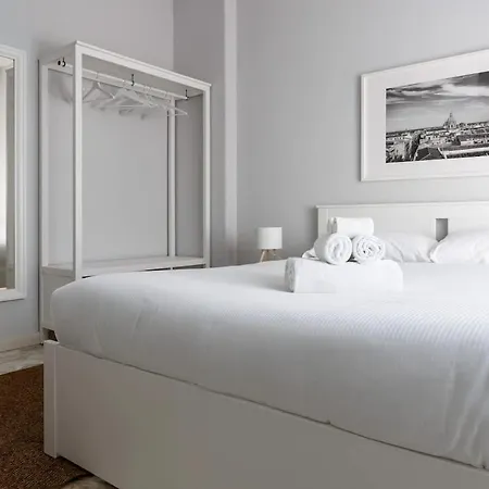 Contrasti - Black & White Apartman