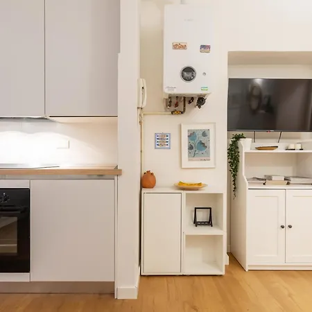 Quiet Only A Few Steps Away From Mm Ptvenezia * 밀라노