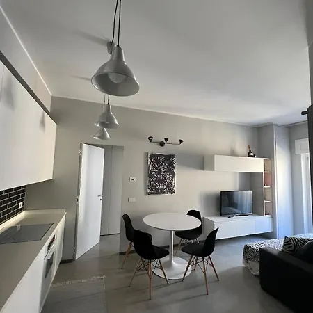 Apartamento Cozy In Paolo Sarpi With Balcony *