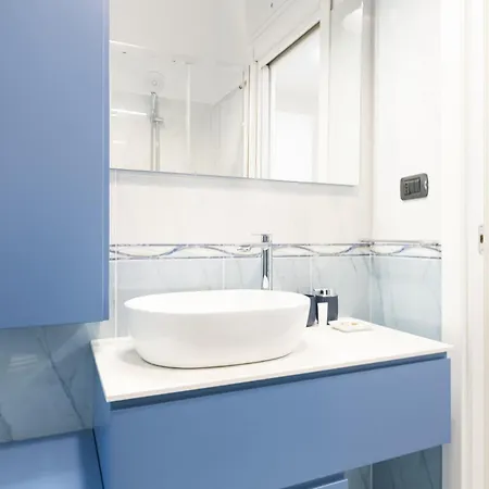 Easylife - - Washington 76 - Solari * ميلان