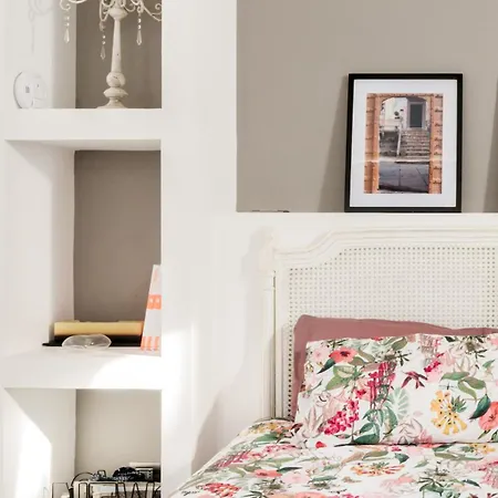 아파트 Welkhom Bocconi Loft 2bdr And 2bth 밀라노