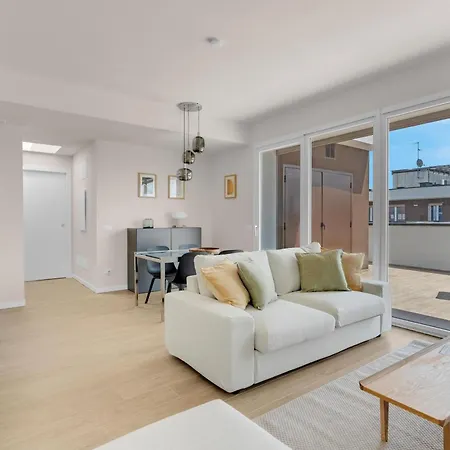 Airy With Balcony & Garage By Ndp Rent