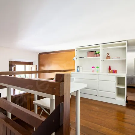 Apartment Guesthost - Charming 7 Stops From Duomo *