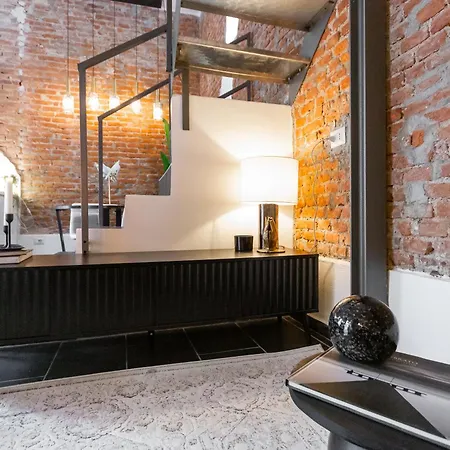 Youhosty - Design Isola * Mediolan