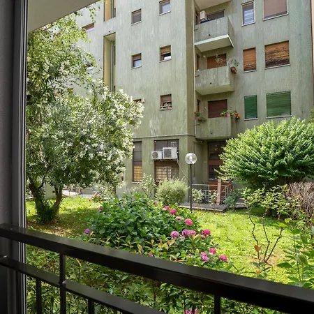 Teodorico Apartments - Quiet Garden View Apartment With Parking * Mediolan