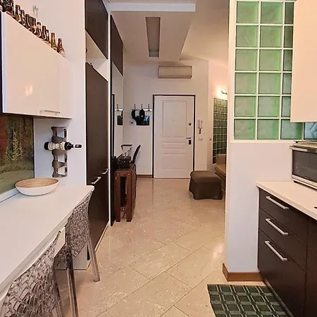 Modern And Cozy In Darsena Area Apartament