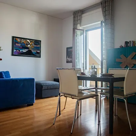 아파트 Experience From A Penthouse 5 Minutes From The Duomo