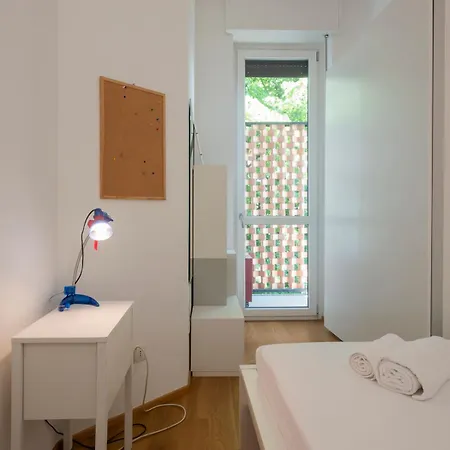 Sant'agostino-centro Near M2 Apartment