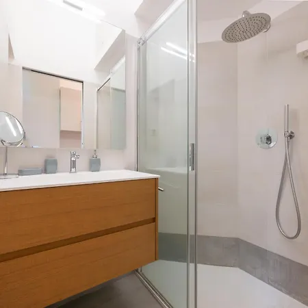 Sant'agostino-centro Near M2 Apartment