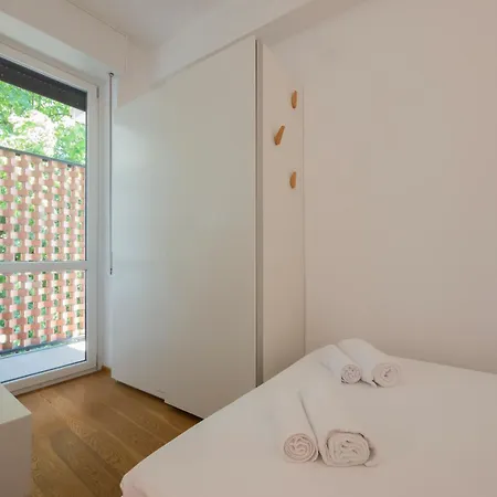 Sant'agostino-centro Near M2 Apartment