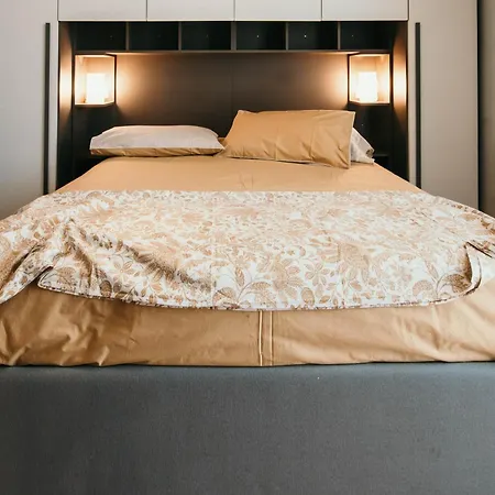 Papiniano - Lakeside L&b *