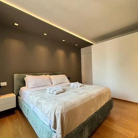 Luxury Brera - Corso 9 * Милан