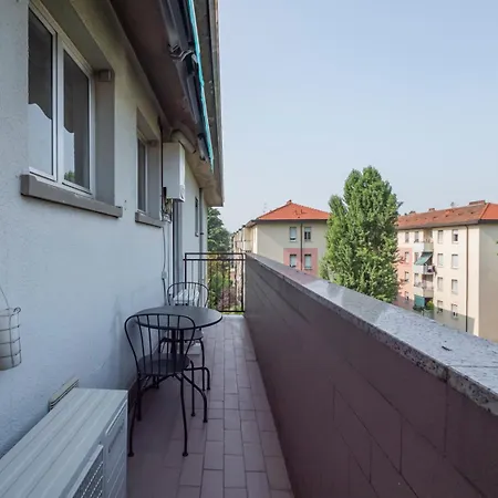 I-host - Omero 17 Milano