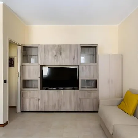 I-host - Della Torre 32 Milano