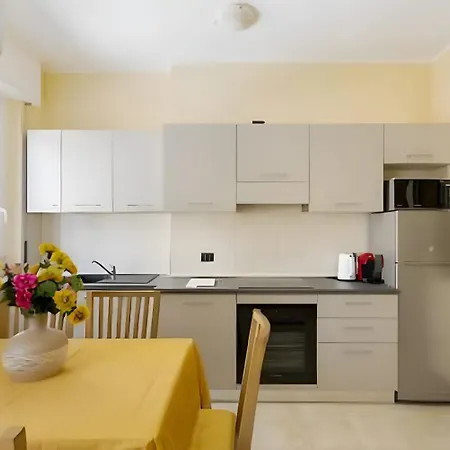 I-host - Della Torre 32