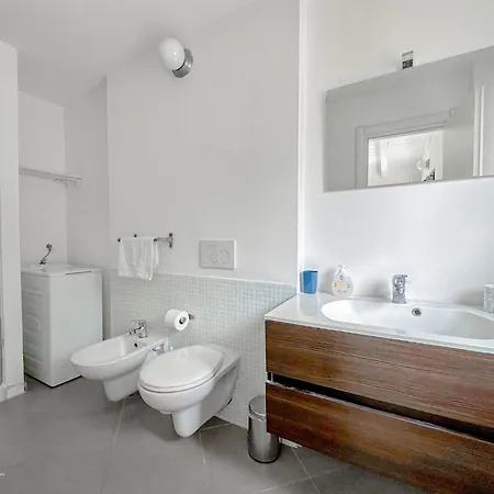 Villa Corelli - Parking And Exclusive Garden *