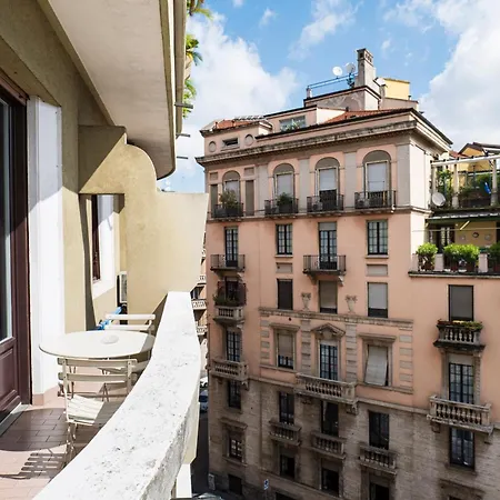 Bright House Center On Subway Lines 1,2 &3